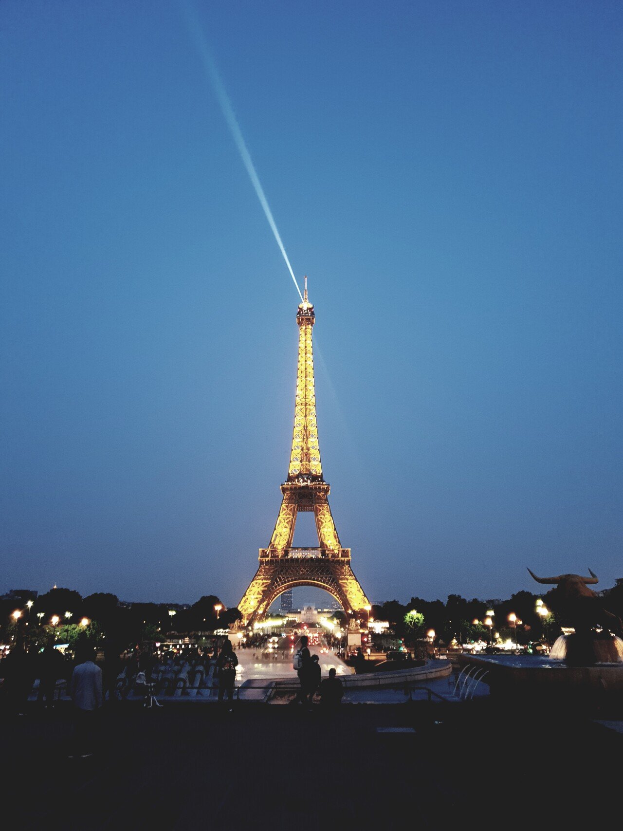 초저녁.jpg 런던여행기 마지막 , 파리 몽마르뜨,에펠탑