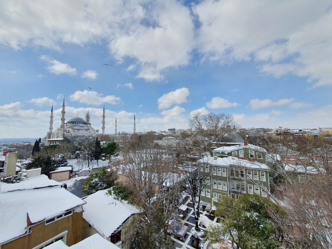20220311_132411.jpg 터키 이스탄불 3월인데 눈 엄청 많이 왔네요 ㅎㅎ