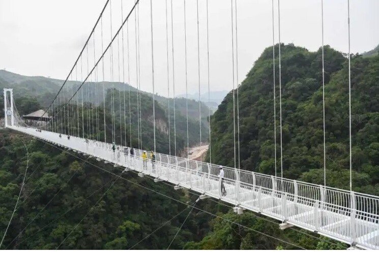 1.jpg 베트남에서 기네스 신청한 세계에서 가장 긴 유리 다리