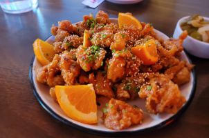 행궁동 퓨전 중식당 오렌지 치킨이 매력적인 곳 - 라파예트